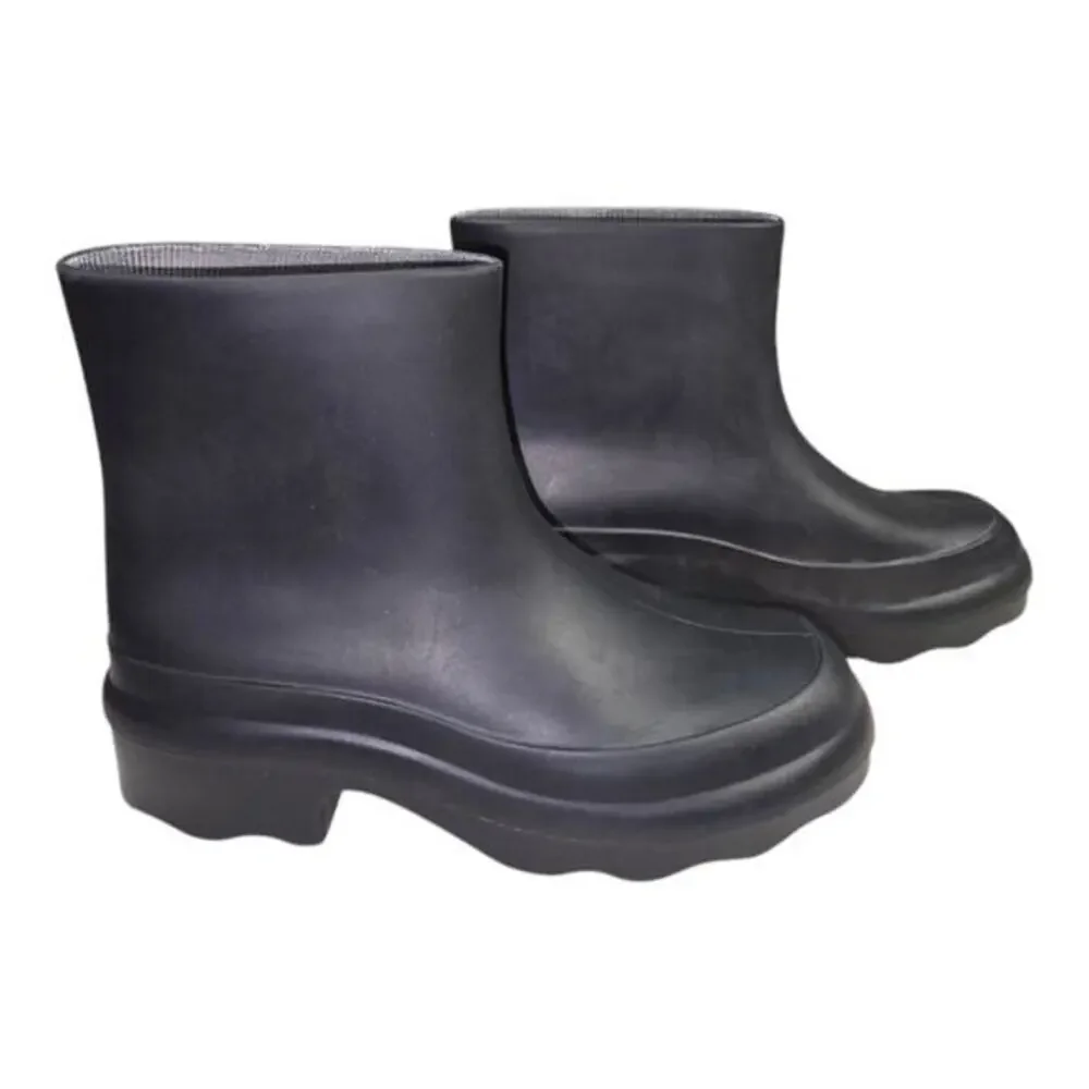 VINCE Nia Rainboots Stylish Black Lug Sole Women's Waterproof Boots‎ Size 6 New